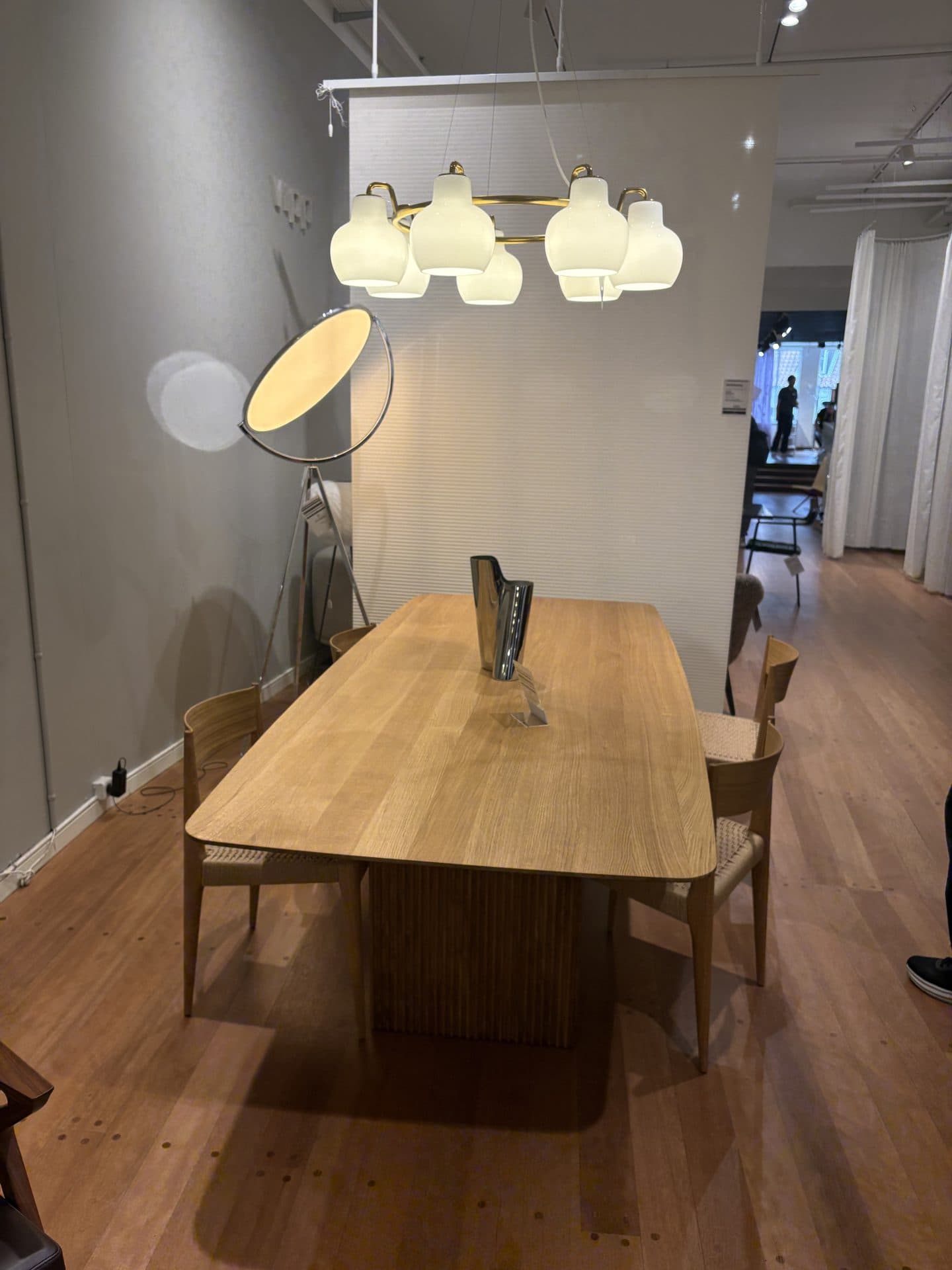 Showroom & Furniture