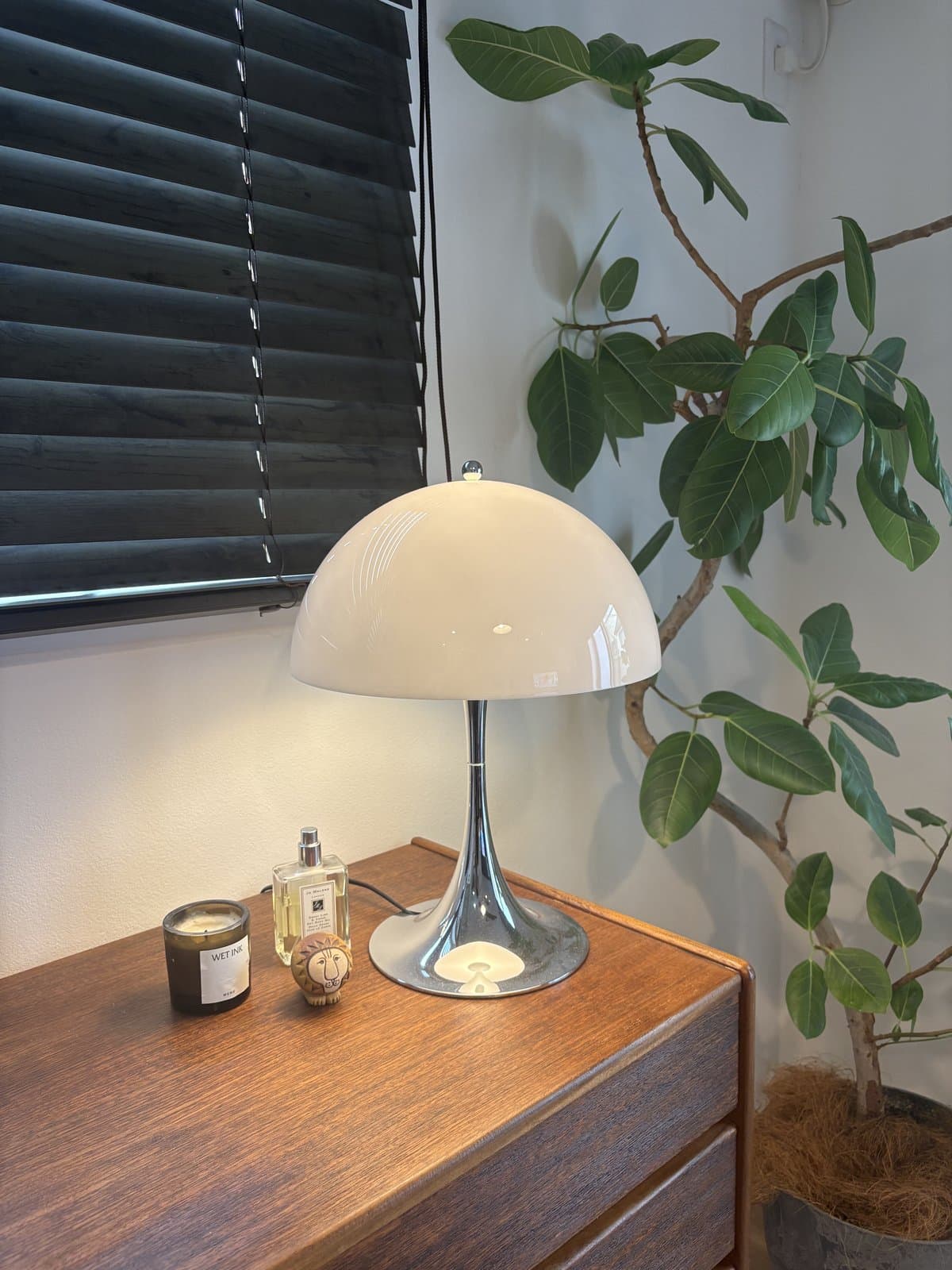 Louis Poulsen Panthella 320 テーブルランプ ブルーグレー/クローム